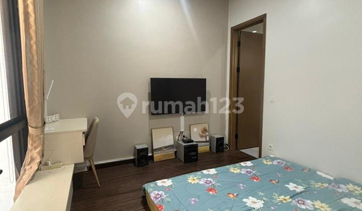 Beautiful House in Zora Bsd 3 Floors Fully Furnished Ready to Occupy