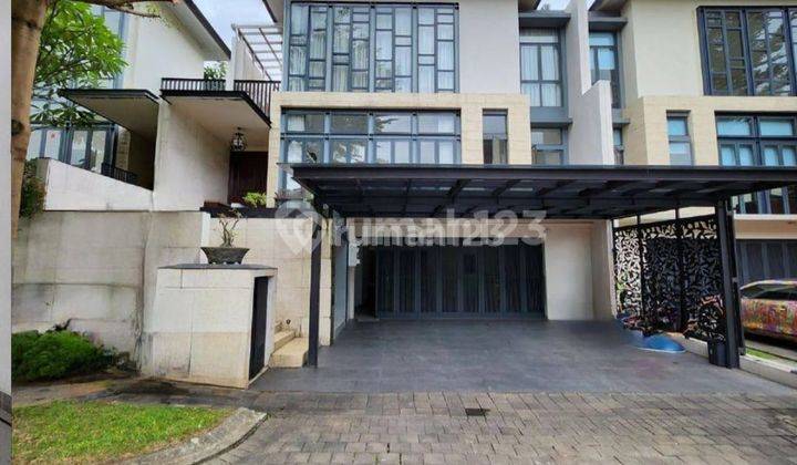 Di Jual Rumah Terawat Dan Strategis Memiliki Kolam Renang Di Bsd 1