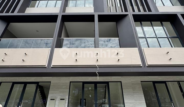 RUKO ENCHANTE DI BSD UNIT BARU 3 LANTAI HADAP JALAN RAYA UTAMA