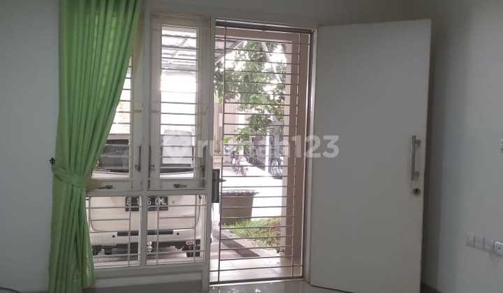 Beautiful House Ready to Occupy in Gading Serpong 2 Floors Strategic Location 2