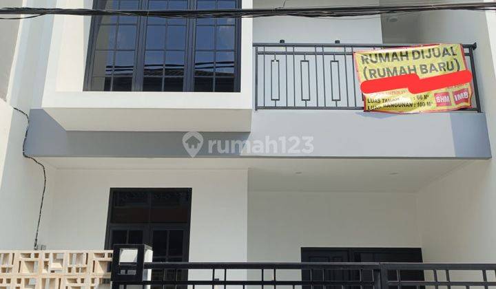 Rumah Strategis 2 Lantai Di Jakarta Timur  1