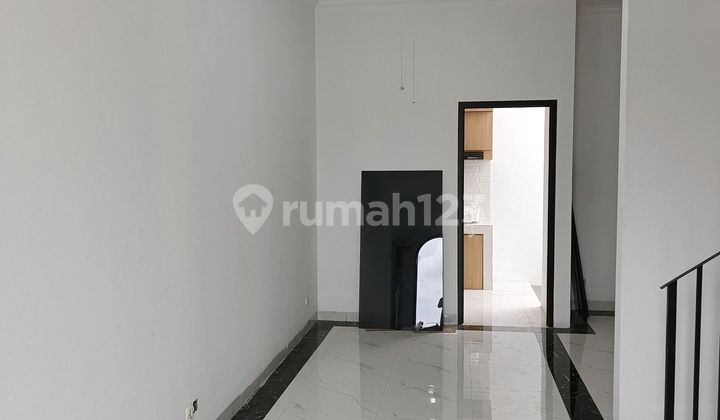 Hunian Elegan Bergaya Klasik Modern Di Pondok Bambu 2