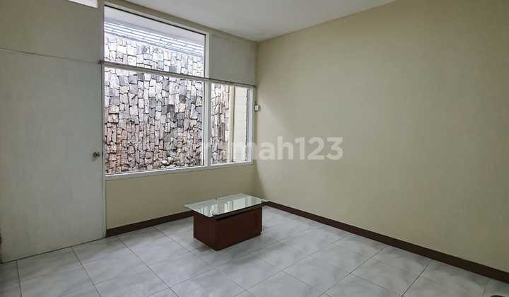 Disewakan Rumah Full Renovasi Modern di Cempaka Putih