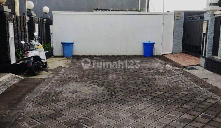 Dijual Rumah 2 Lantai Di Lokasi Pemogan  2