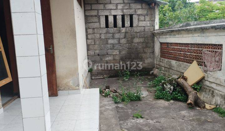 Dijual Tanah + Bangunan Rumah Strategis Di Jl Utama Mahendradatta 2