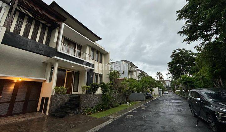 Dijual Rumah Lingkungan Elit Lokasi Kuta 2