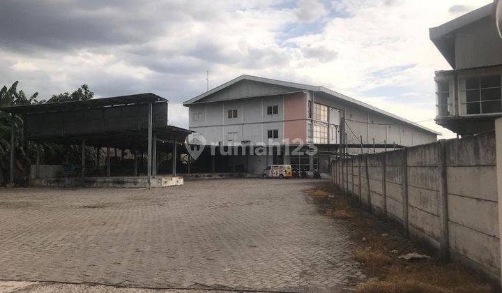 Dijual Gudang Lokasi Strategis Dekat Exit Tol Pondok Kelapa 8