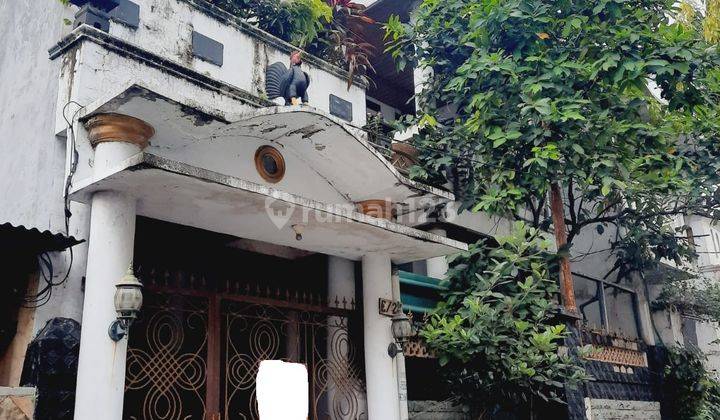 Rumah Luas 3 Lantai Lokasi Strategis Dekat Ke Mall Summarecon 1