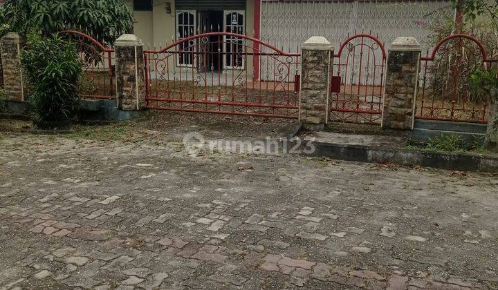 Rumah 3 Kamar Tidur Halaman Luas Lingkungan Asri Di Perum Pasir Putih, Pekanbaru 1