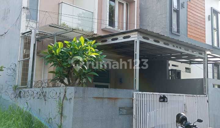 Disewakan Rumah 2 Lantai siap Huni Bisa Buat Kantor Di Sayap Arcamanik Endah 2