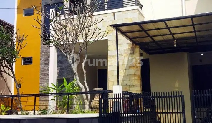Rumah Mewah 2 Lantai Bagus Siap Huni,View Kota Bandung