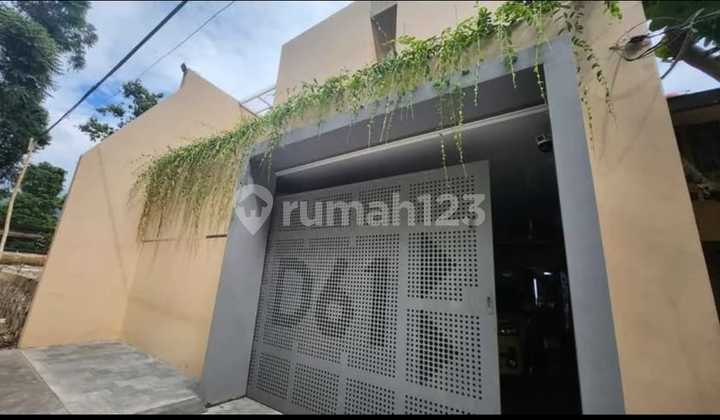 Quick Sale Luxury 4-Story Ready-to-Live House in Bojongkoneng Complex 1