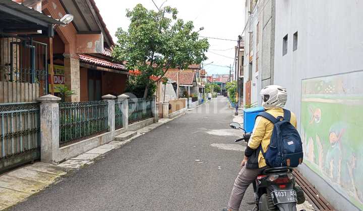 Rumah Terawat Tanah Luas Lokasi Strategis Di Komp Margahyu Murah  2