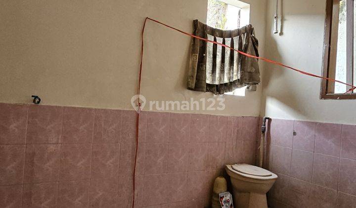 kamar mandi rumah bagus terawat siap huni