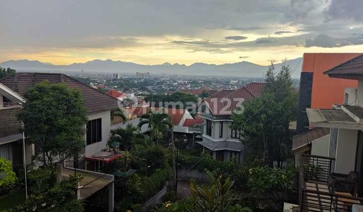 Rumah Mewah 2 Lantai Bagus Siap Huni,View Kota Bandung 2