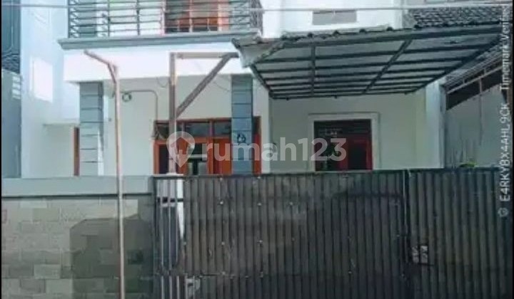 Disewakan Rumah Bagus 2 Lantai Di Komp Kiarasari bandung Disewakan Rumah Bagus 2 Lantai Di Komp Kiarasari bandung