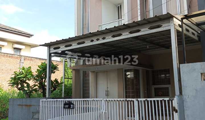 Disewakan Rumah 2 Lantai siap Huni Bisa Buat Kantor Di Sayap Arcamanik Endah