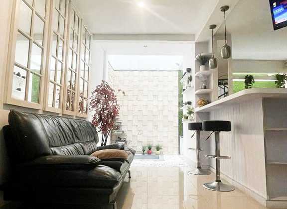 Jual Cepat Rumah Mewah 3 Lantai Di Komp Cikutra Dekat Widyatama 2