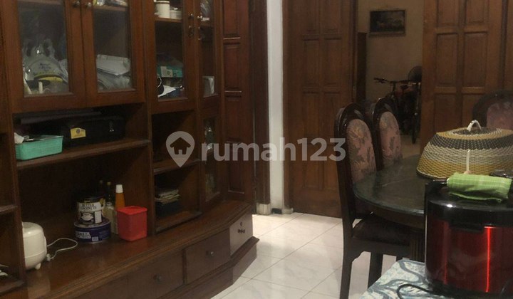 Dijual Rumah 2 Lantai di jalan utama daerah Mangkuyudan, Laweyan . 2
