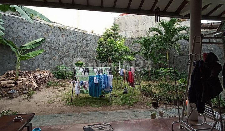 di jual istimewa Rumah Mewah 2 lantai tengah Kota Solo