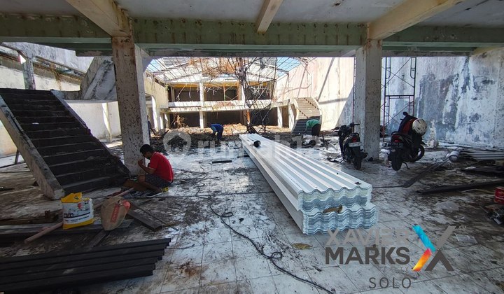 Strategic 3-Story Commercial Space in Palur, Karanganyar