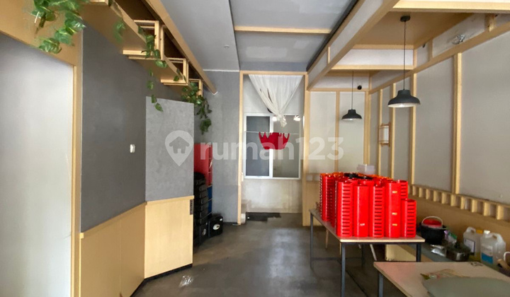 Shop House in a Bustling Culinary Location 2