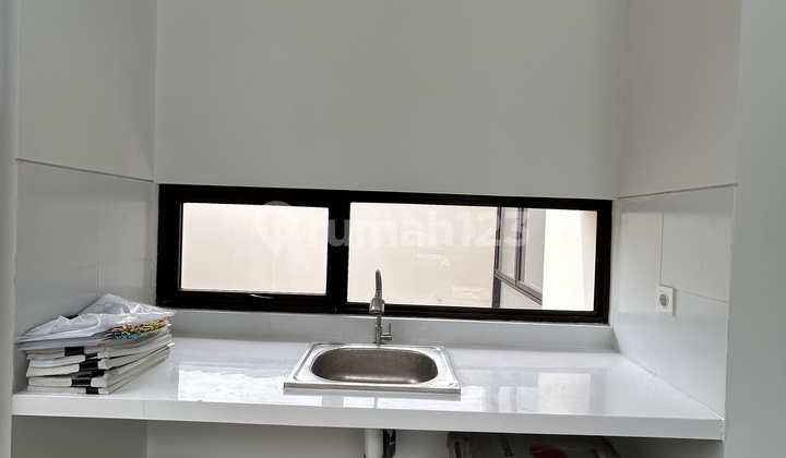 New House Ready to Live In Located in a Comfortable Environment. Corner Position New House Ready to Live In Located in a Comfortable Environment. Corner Position