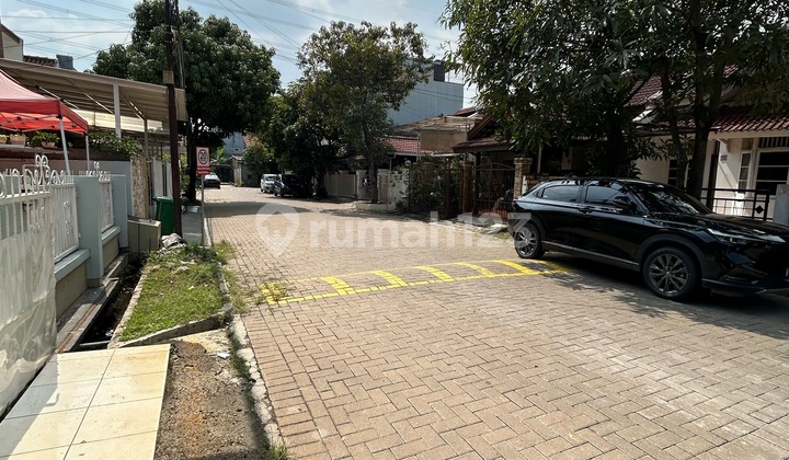 Rumah Siap Huni. Lokasi Strategis Dekat Sekolah Tarakanita / Stella Maris. Lokasi Dekat Dengan Summarecon Mall Dan Pusat Kuliner. 2