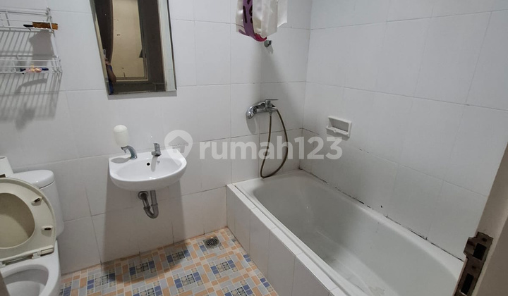 Rumah 2 Lantai Berada Dekat Pusat Kuliner/ Rs/ Hotel/ Universitas Umn/ Universitas Pradita/ Scientia Square Park/ Sekolah Alazhar Rumah 2 Lantai Berada Dekat Pusat Kuliner/ Rs/ Hotel/ Universitas Umn/ Universitas Pradita/ Scientia Square Park/ Sekolah Alazhar