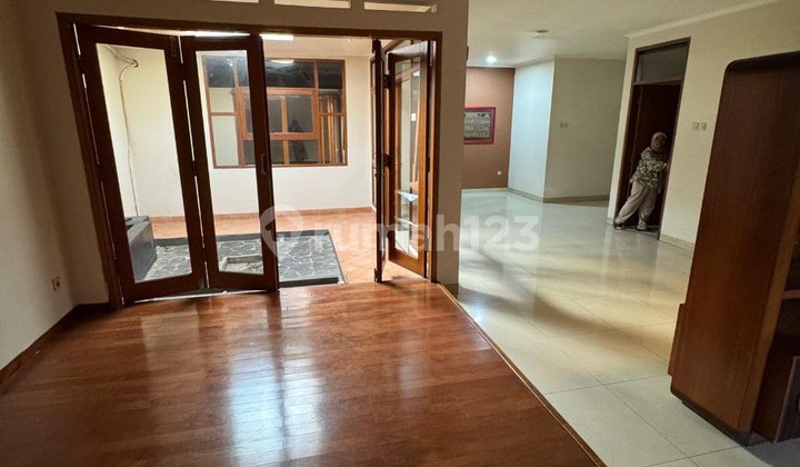 Rumah di sayap jl. supratman dekat jl. riau & gasibu Bandung 2