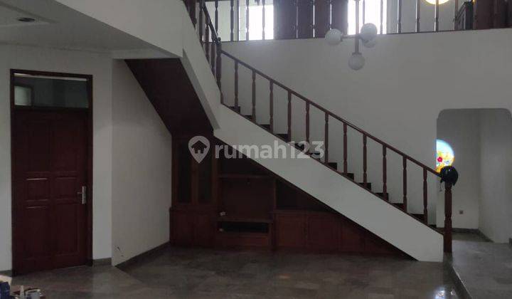 Rumah Besar Di Sayap Katamso Dekat Supratman 1