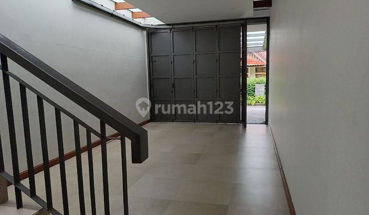 Rumah Mewah Dekat Unpar Ciumbuleuit Kota Bandung 2