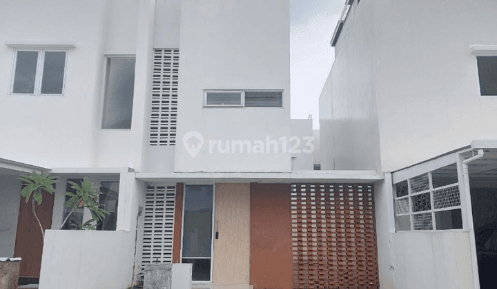 RUMAH SEMI FURNISH 2 LANTAI BEBAS BANJIR 1