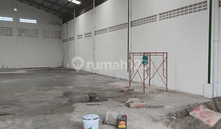Disewakan Gudang Nempel Jalan ********. Bersih Siap Pakai Disewakan Gudang Nempel Jalan ********. Bersih Siap Pakai