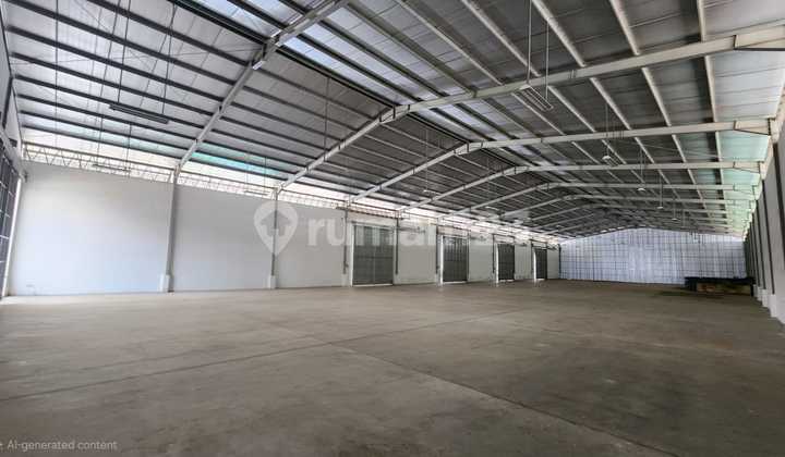 For Rent, Neat Warehouse Ready to Use. ******** 40ft Container