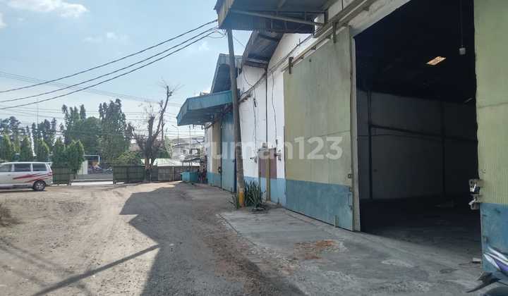 For Rent: Ready-to-Use Warehouse with Spacious Parking in Cikupa, Tangerang.
Land Area: 4000m²
Building Area: 600m²
40ft Container
Close to Cikupa Balaraja Toll Access
Electricity: 131 Kva
Water: PAM (Municipal Water)
Price: 600 Million/2 Years (Negotiable Until Deal)
Contact: S I M O N 081328682686 Era Fiesta