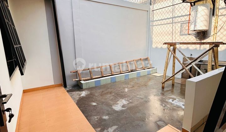 *dijual Rumah Baru Renovasi @villa Melati Mas Serpong*l. Tanah :144m²l. Bangunan : 100m²kamar Tidur : 3+1kamar Mandi : 1+1lantai. : 1 Lantaicarport. : 1 Mobillegalitas. : Shmwater Heater : Adaac Samsung 1 Listrik : 3500hadap Barat Daya Harga 1,65m (nego S 2