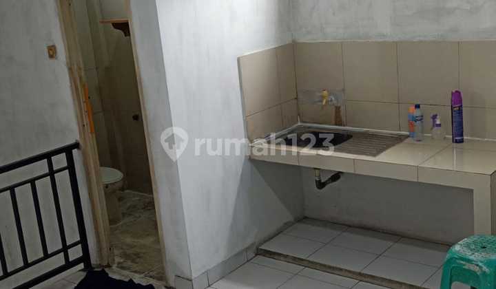 For Rent: Shop House Near Airport, Spacious Parking 2