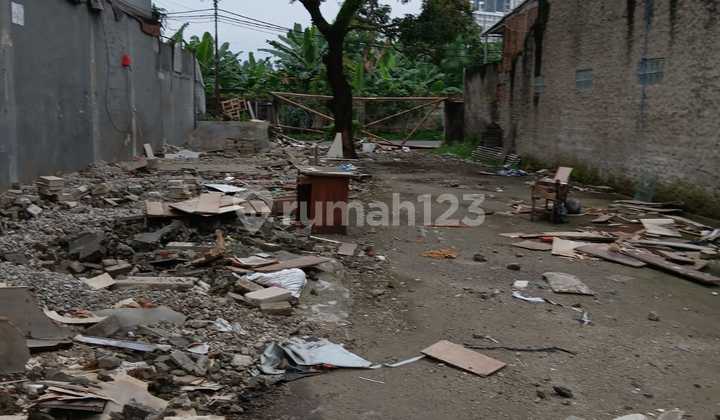 *For Rent Land Adjacent to Alam Sutera Serpong*
Land area: 500m² (11×44m)
Building area: 60m²
Hardened floor, new building demolished
Suitable for workshop, warehouse, etc.
Wide front road
Price: 150 million/year. Minimum lease 3 years (serious? Negotiable until deal)
*Contact*