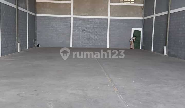 Warehouse for Rent in a Complete Facility Area, Taman Tekno BSD City. Land Area: 440m². Building Area: 320m². PLN Token: 11,000 watts. Price: 350 million/year (Negotiable Until Deal). Contact: SIMON 081328682686, Era Fiesta Alam Sutera. Warehouse for Rent in a Complete Facility Area, Taman Tekno BSD City. Land Area: 440m². Building Area: 320m². PLN Token: 11,000 watts. Price: 350 million/year (Negotiable Until Deal). Contact: SIMON 081328682686, Era Fiesta Alam Sutera.