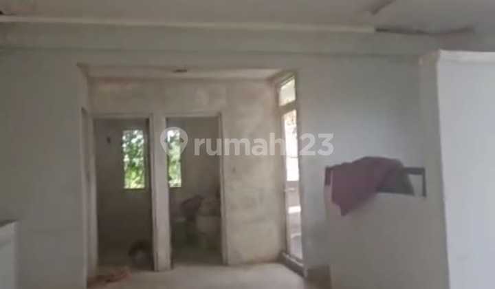 For Sale: Strategic Shop House in Alam Sutera with Spacious Parking. Land Area: 105M² (6×17M²). Building Area: 255M² (3 Floors). Certificate: SHGB. Each Floor Has a Bathroom. Corner Position, Wide Front Road, Very Spacious Parking. Price: 3.75M Net. Contact: SIMON 081328682686, Era Fiesta Alam. For Sale: Strategic Shop House in Alam Sutera with Spacious Parking. Land Area: 105M² (6×17M²). Building Area: 255M² (3 Floors). Certificate: SHGB. Each Floor Has a Bathroom. Corner Position, Wide Front Road, Very Spacious Parking. Price: 3.75M Net. Contact: SIMON 081328682686, Era Fiesta Alam.