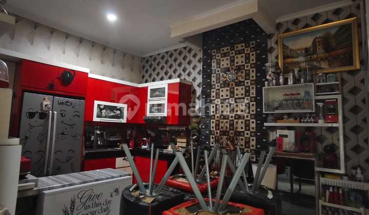 Dijual Cepat!! Murah!!! *Rumah Cluster Ruby, Phg*Summarecon Serpong8x18lb. 200An2.5 Lantai4+2 Kt3+1 Km+ Ruang Karaoke 3X6shmfurnished Baratharga : 3M (Nego Sampai Deal)Hubungi : S I M O N 08132868xxxx Era Fiesta Aalam Sutera