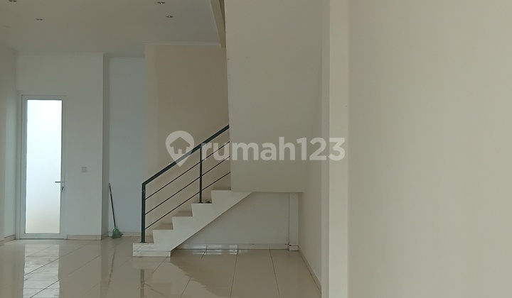 Disewakan.ruko Alam Suterahadap Jalan Utama Disewakan.ruko Alam Suterahadap Jalan Utama