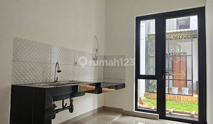 Rumah 3 Lantai Semi Furnished di The Icon Cosmo, Bsd City, Tangerang 2