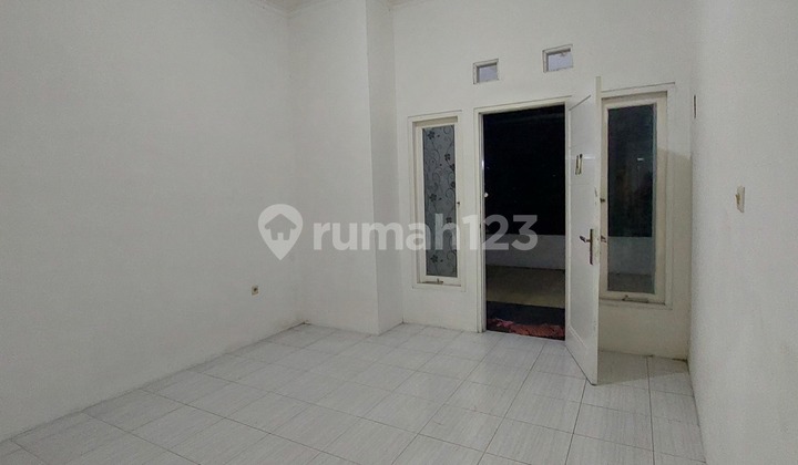 At a 1-Story House Rental in Pamulang, Strategic Location