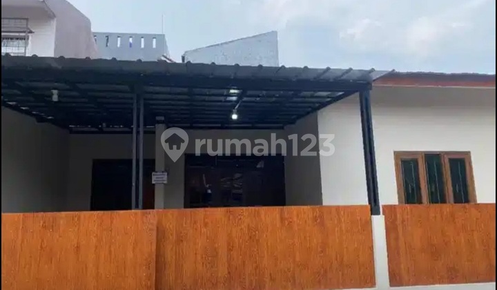 At the 1-Story Rented House in Pamulang Permai, Behind Living Plaza At the 1-Story Rented House in Pamulang Permai, Behind Living Plaza