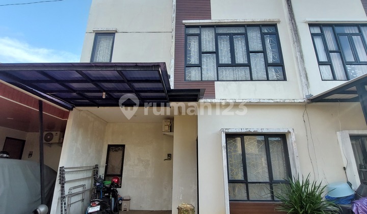 Di Sewakan Rumah Semifurnished , Griya Pesona