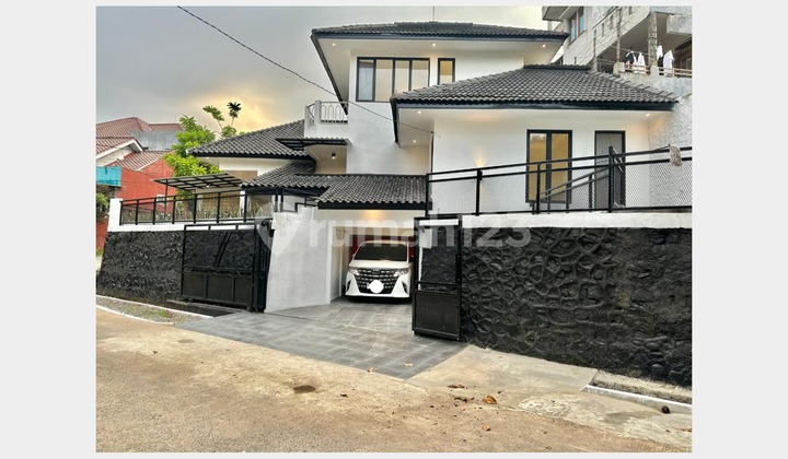 DIJUAL RUMAH MEWAH DAN LUAS DI DEPOK
