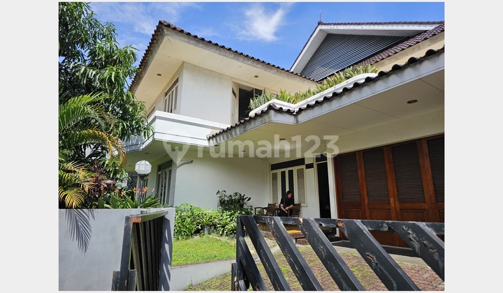 Rumah Bagus Bintaro, Tangerang Selatan SHM