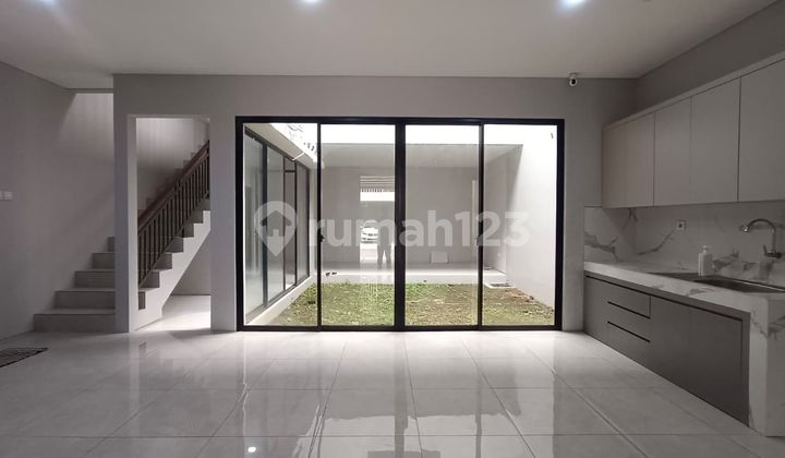 Rumah 2 Lantai Bagus Siap Huni Grand Wisata Bekasi 2